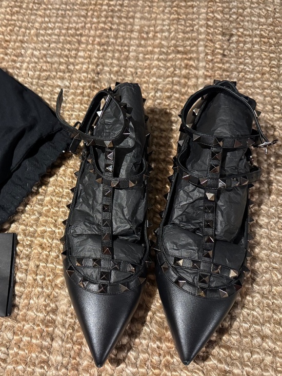 Valentino Garavani Shoes - Valentino Garavani Noir Rockstud Flats